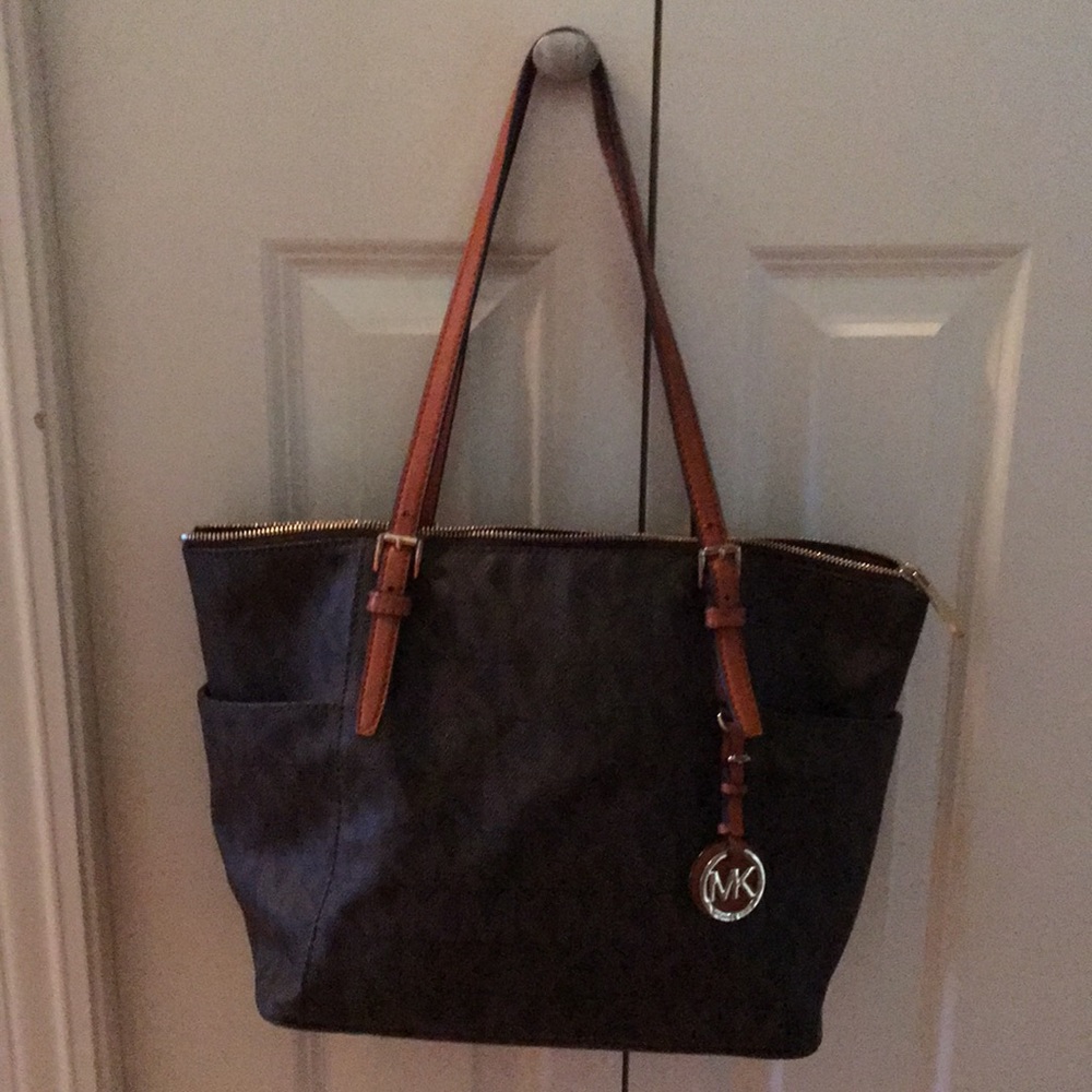 Michael Kors Signature Jet Set Tote
